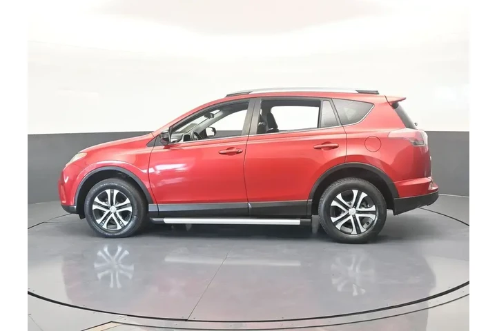 $17300 : Toyota RAV4 2017 LE 4dr SUV image 3