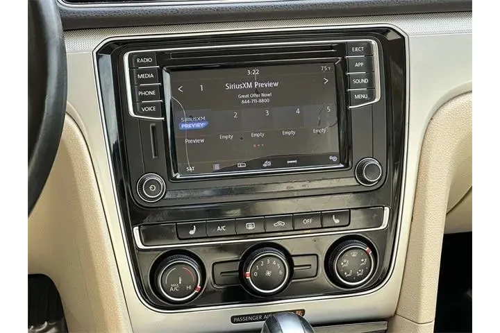 $11900 : Volkswagen Passat 2019 Wolfs image 10