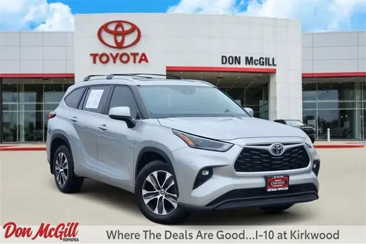 $31499 : Toyota Highlander 2023 L 4dr image 1