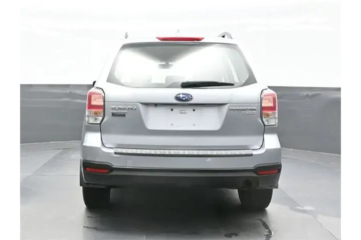 $13317 : Subaru Forester 2017 AWD 2.5 image 2