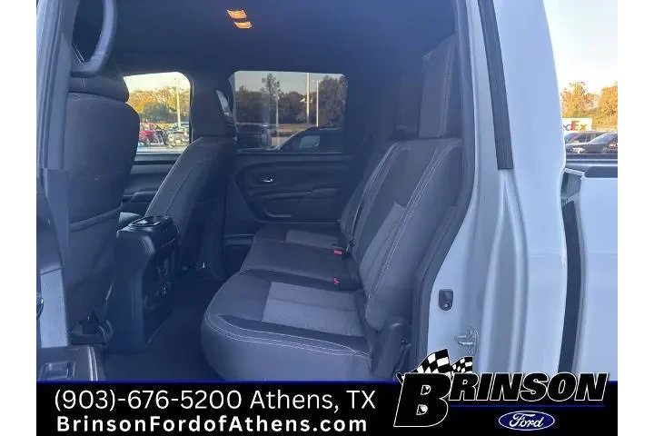 $34591 : Nissan Titan 2023 4x4 SV 4dr image 9