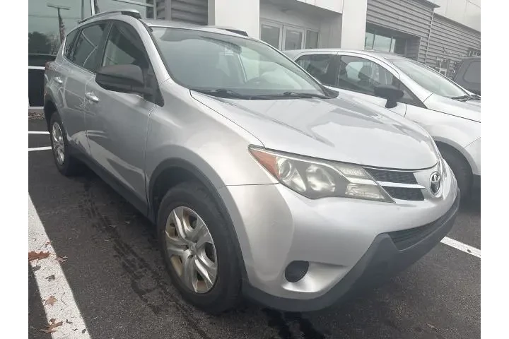 $10994 : Toyota RAV4 2014 AWD LE 4dr image 3