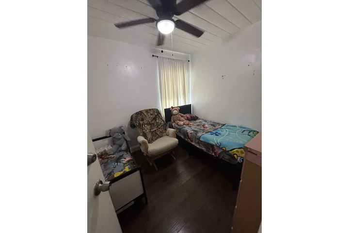 $2800 : Se renta casa en buena zona image 5