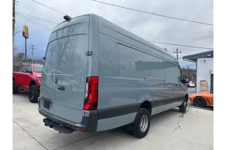 $68995 : 2022 Mercedes-Benz Sprinter 3 image 4