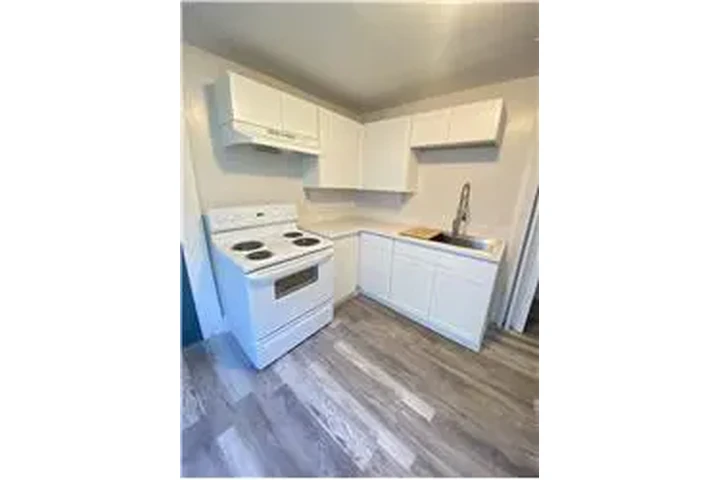 $1700 : Rental property with 3 bedro image 7