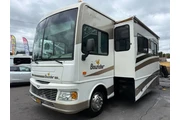 $28500 : 2006 Fleetwood RV Bounder 33R thumbnail