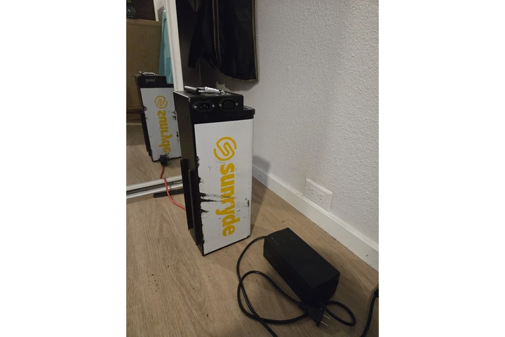 $200 : E-Bike & Battery image 4