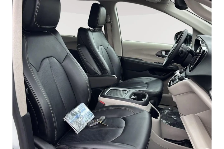 $26993 : 2024 Pacifica Touring L image 8