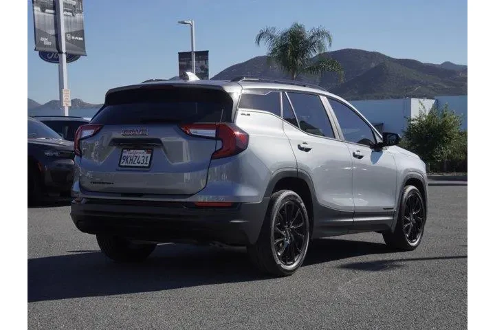 $21720 : GMC Terrain 2023 SLE 4dr SUV image 3