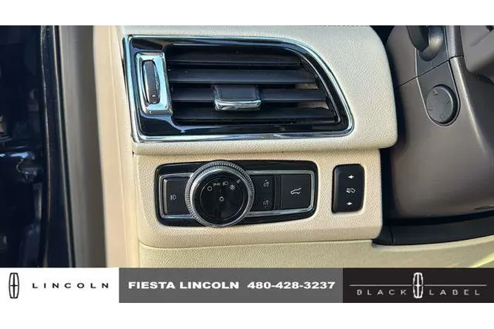 $32718 : Lincoln Navigator 2019 4x4 R image 6