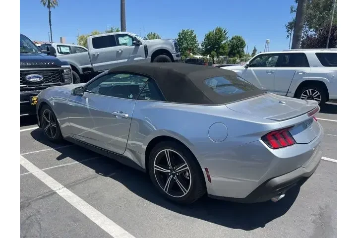 $39988 : Ford Mustang 2025 EcoBoost 2 image 3