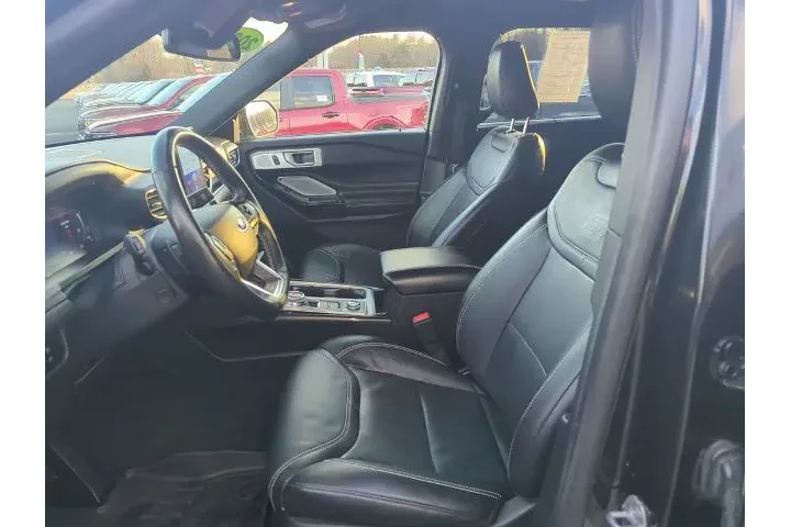 $39913 : Ford Explorer 2022 AWD ST 4d image 9