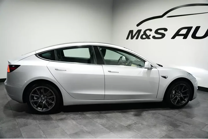 $20557 : 2018 Model 3 Long Range Batte image 8