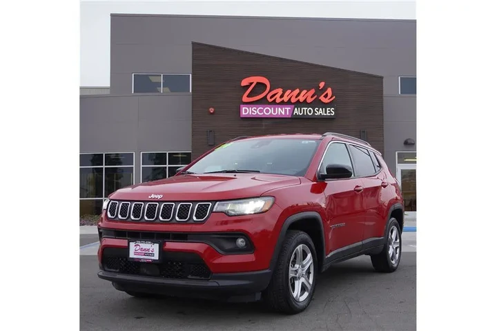 $17800 : 2024 Compass Latitude image 1