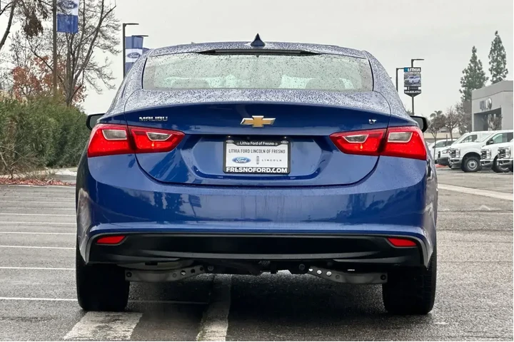 $15879 : Chevrolet Malibu 2023 LT 4dr image 7