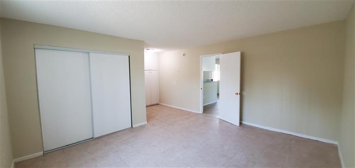 $1850 : Apartamento en Canoga Park image 2