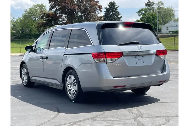 $9400 : 2017 Odyssey LX image 4