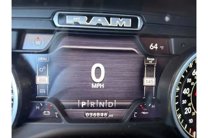 $39289 : Ram 1500 2022 4x4 Laramie 4d image 9