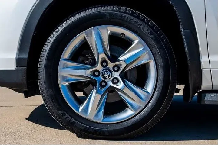 $25465 : Toyota Highlander Hybrid 201 image 6