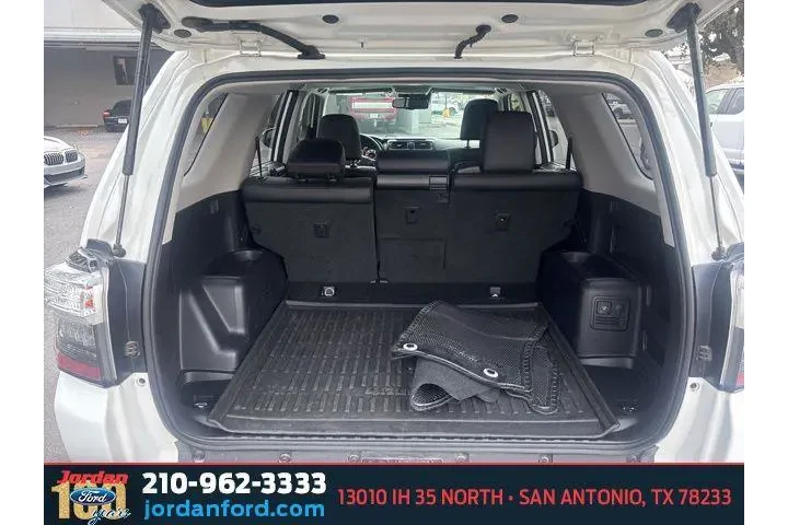 $25925 : Toyota 4Runner 2020 4x4 SR5 image 10