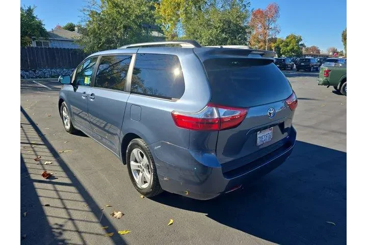 $22995 : Toyota Sienna 2017 LE 7-Pass image 5