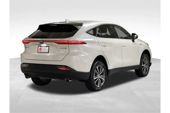 $28988 : Gold Certified2021 Venza LE image 5