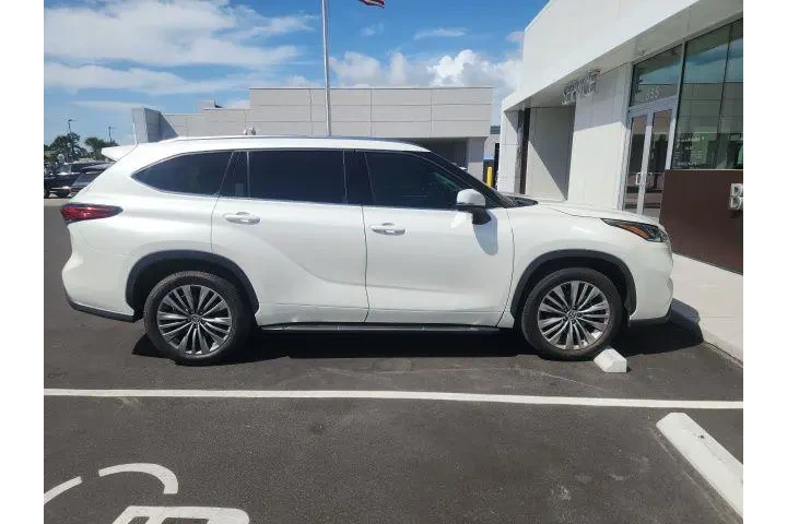 $36626 : Toyota Highlander 2021 Limit image 6