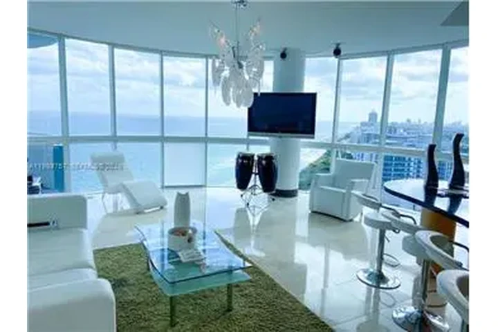 $8500 : Rental property with 3 bedro image 3