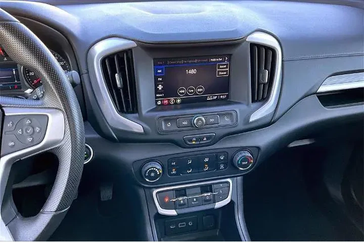 $21746 : GMC Terrain 2024 AWD SLE 4dr image 6