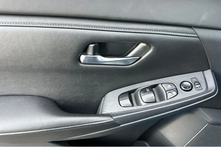 $16646 : Nissan Sentra 2023 SV 4dr Se image 10