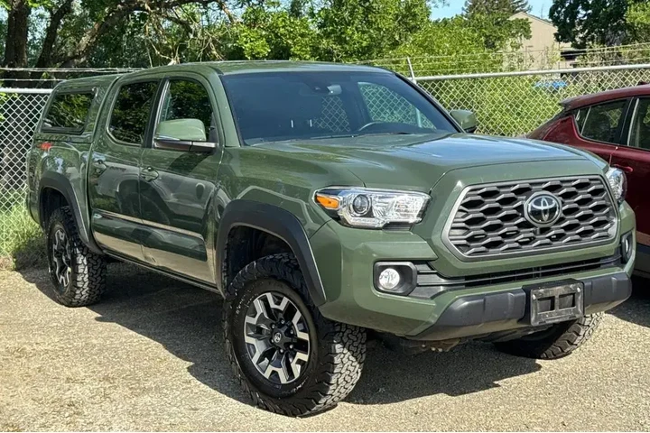 $37850 : Toyota Tacoma 2022 4x4 TRD P image 2