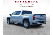 $33900 : GMC Sierra 1500 2019 4x4 SLT thumbnail