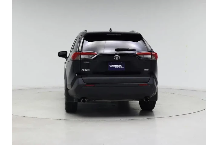 $23998 : Toyota RAV4 2021 XLE Premium image 6