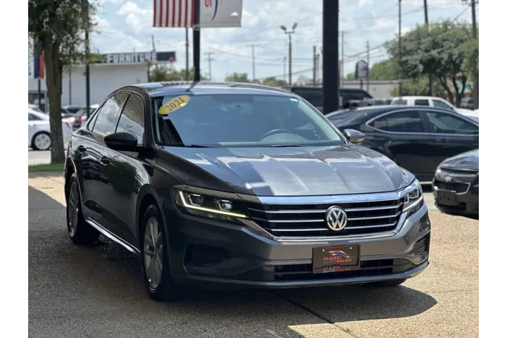 $18499 : 2021 Passat S image 4