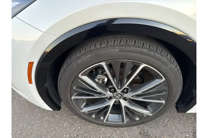 $30000 : Toyota Prius 2024 XLE 4dr Ha image 9