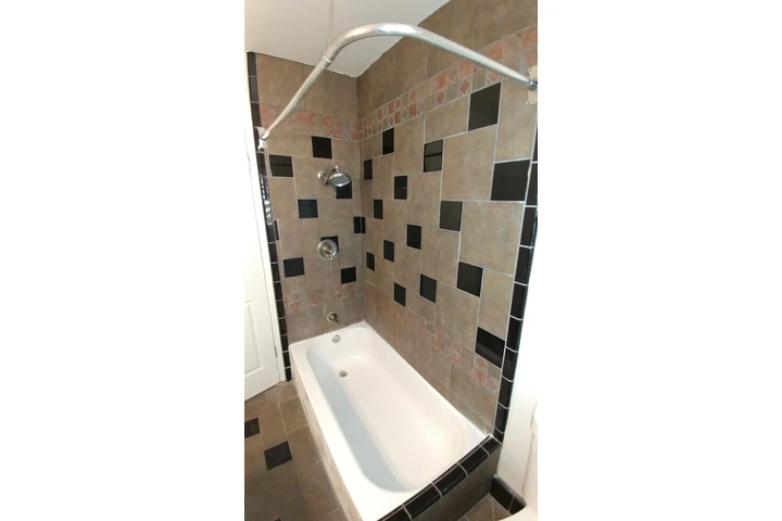 $950 : Cuarto de Renta image 7