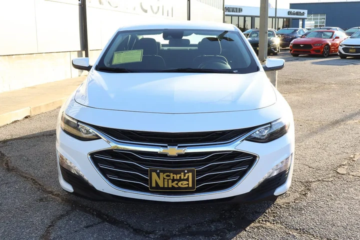 $16988 : 2024 Malibu LT image 2