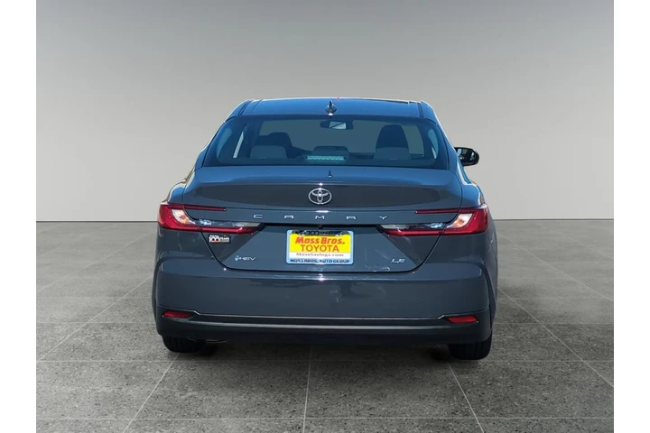 $31029 : Toyota Camry 2025 SE 4dr Sed image 4