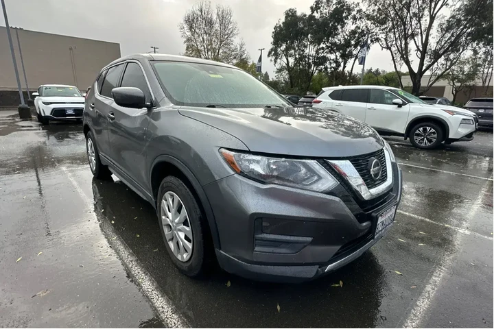 $17990 : Nissan Rogue 2020 S 4dr Cros image 2