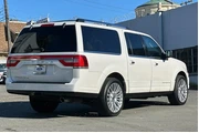 $18900 : Lincoln Navigator L 2017 4x4 thumbnail
