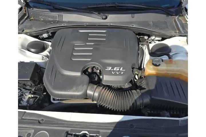 $19900 : Chrysler 300 2021 S V6 4dr S image 4