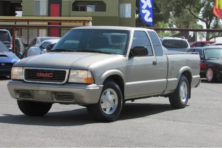 $8995 : 2003 GMC Sonoma SLS image 4