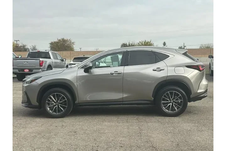 $37945 : Lexus NX 350 2023 AWD 4dr Cr image 6