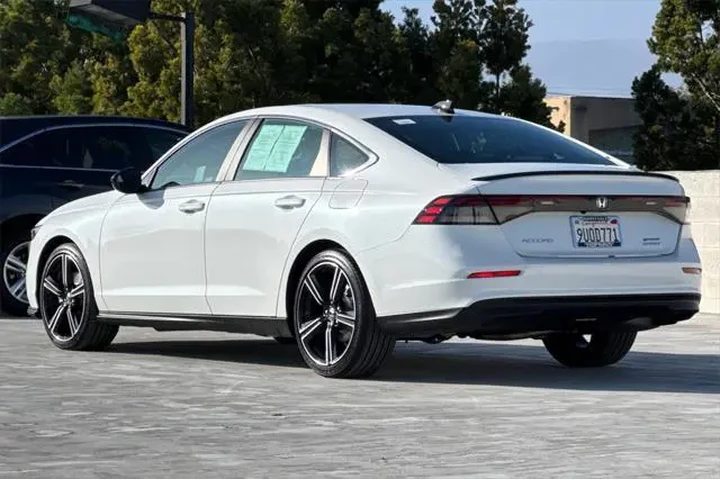 $29811 : Honda Accord Hybrid 2025 Spo image 5
