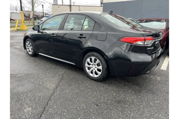$14900 : 2021 Corolla LE image 7