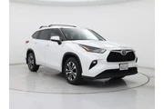 Toyota Highlander 2023 XLE 4 en Tulare