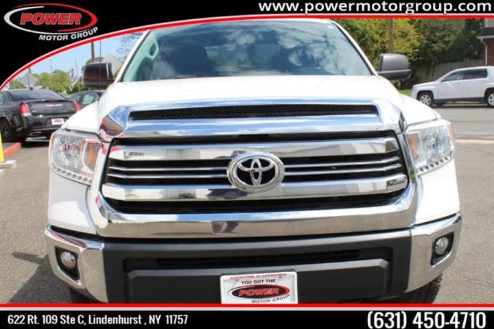 $32995 : Used 2017 Tundra 4WD SR5 Crew image 1