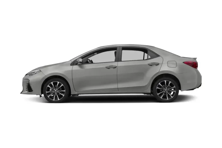 2017 Corolla SE Sedan 4D image 3