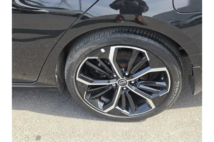 $21236 : Nissan Altima 2023 2.5 SR 4d image 8