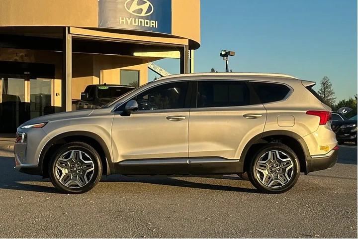 $27990 : Hyundai SANTA FE Plug-In Hyb image 7